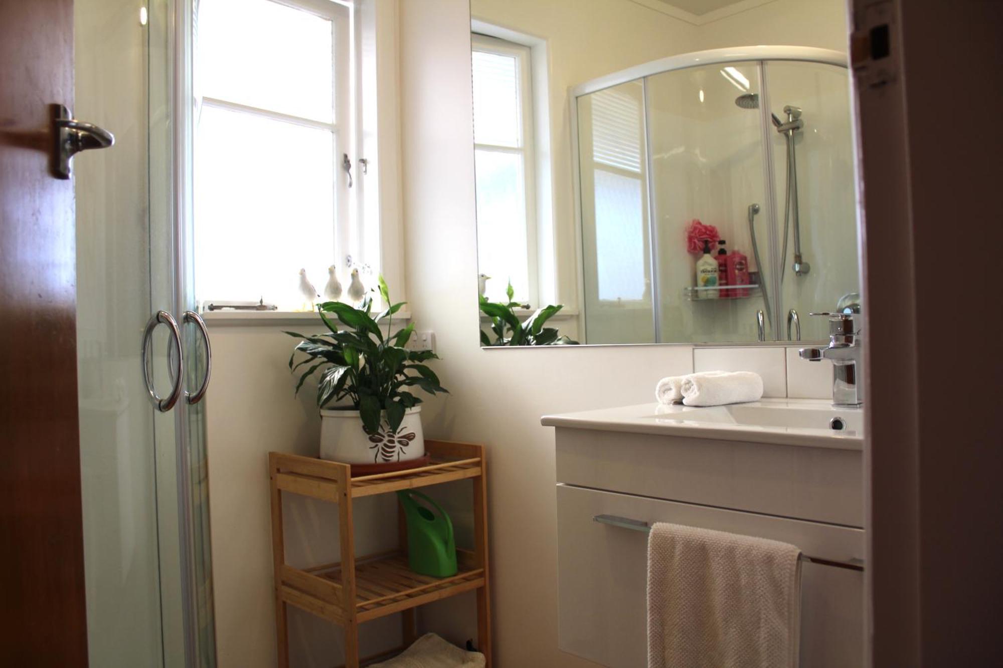 Beautiful Home With Short Stroll To Havelock Village Havelock North Exterior foto